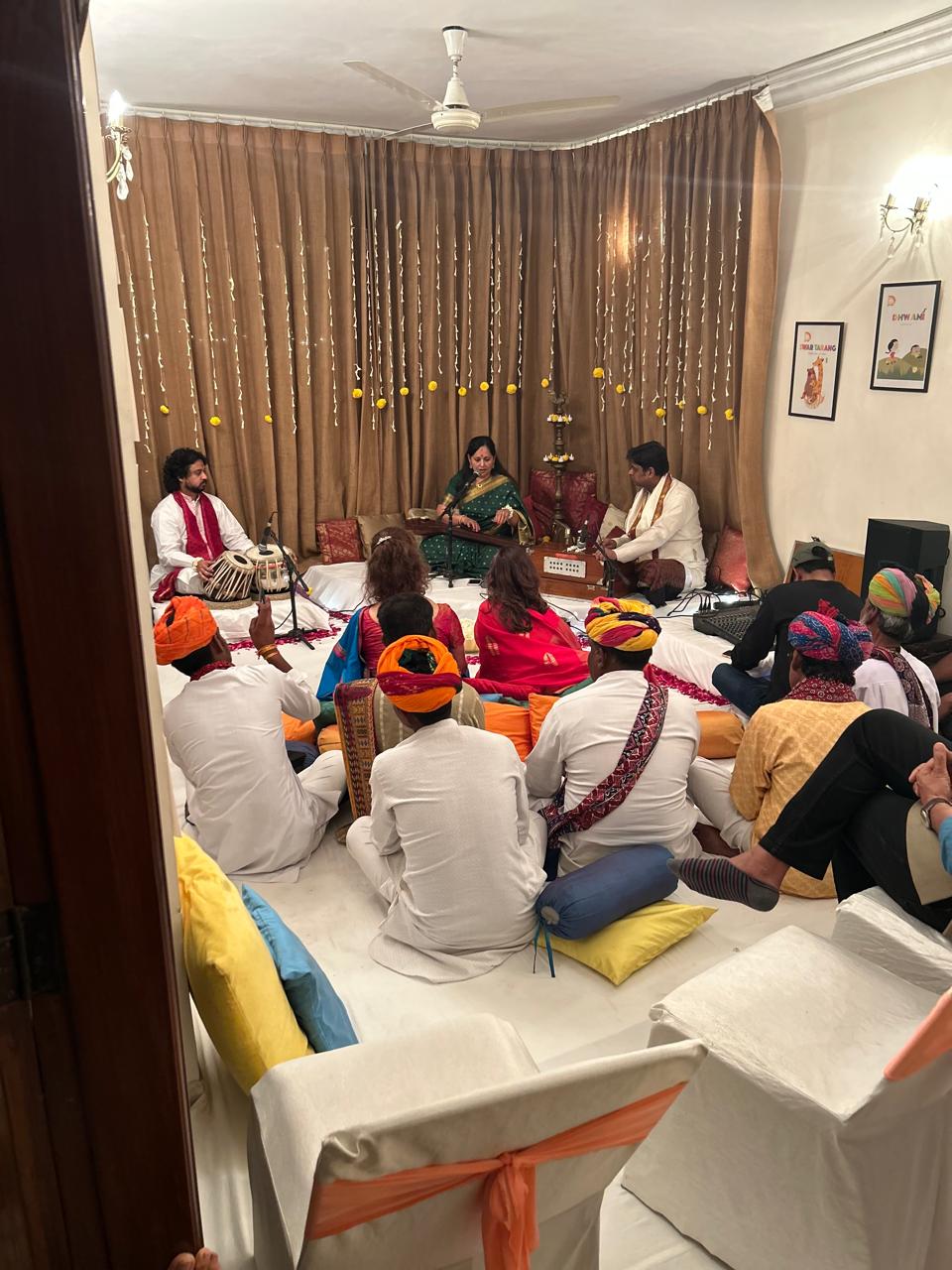 Smt Sunanda Sharma performing with Rajasthani artists listening